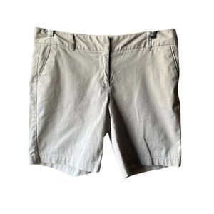 Land' N Sea Women's Bermuda Shorts Size 8 Khaki Flat Front Easy Care Inseam 8.5"